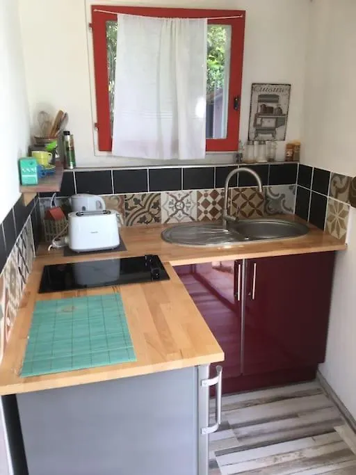 Magnifique Studio Dans Maisonnette Tourrettes-sur-Loup 0*,  France